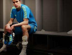 开云下载-羽足交响，郑思维的关键制胜与法国队的轻取之道