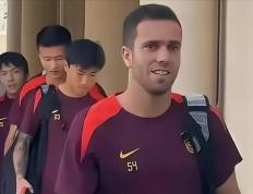 开云体育入口-天津泰达双线作战艰难抉择，王宝山提前备战