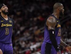 开云官网-詹姆斯领衔湖人惨遭独行侠双杀！