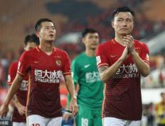 开云APP-强强擂台：豪门对决悬念重重