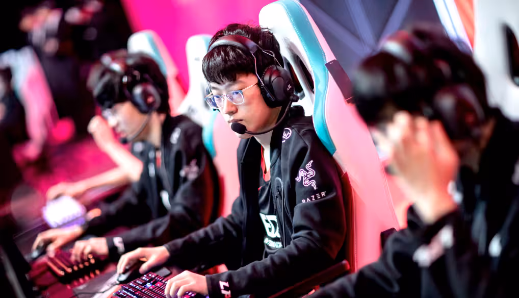 开云体育入口-CLG力克MAD，Scout团战一打五顶尖较量成都决赛之夜，引爆全场热议