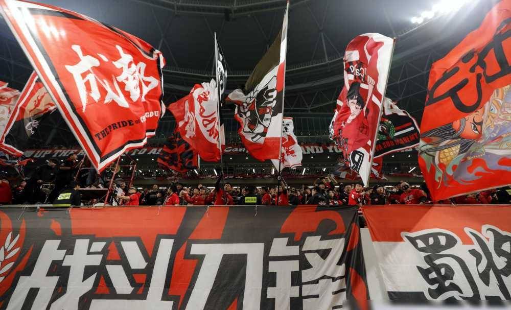 开云体育官网-足球比拼中球员斗志昂扬,为团队争取胜利的简单介绍