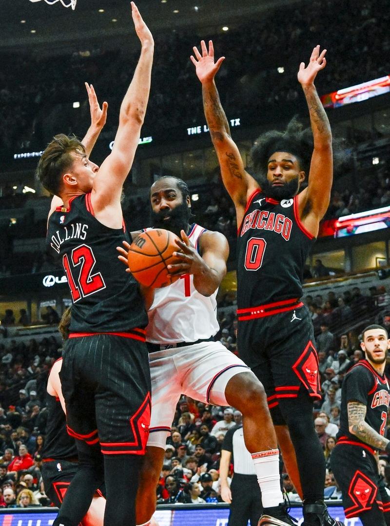 开云APP-快船战胜公牛，小卡独得32分