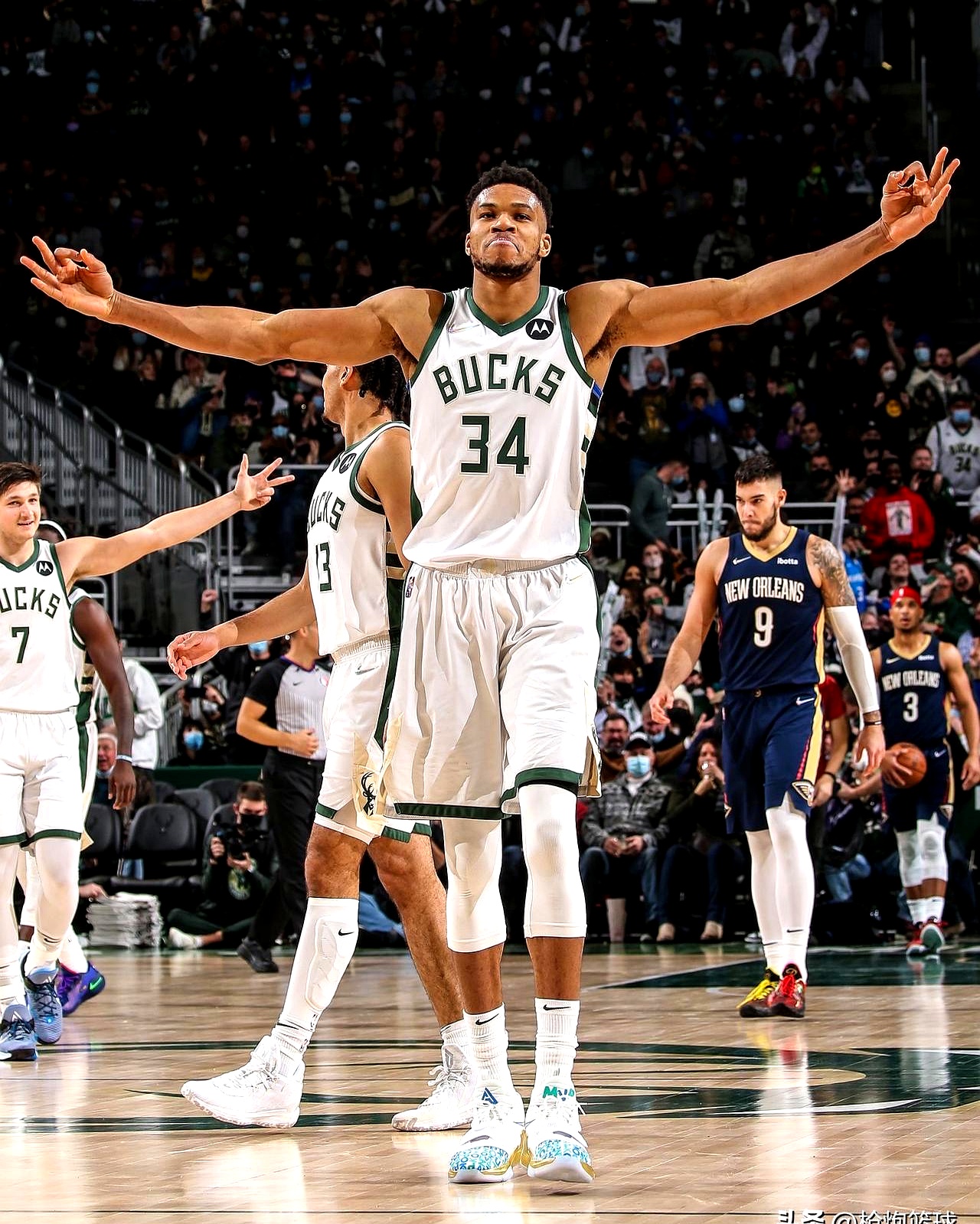 开云体育app-包含雄鹿队主场大胜马刺，字母哥状态回暖的词条