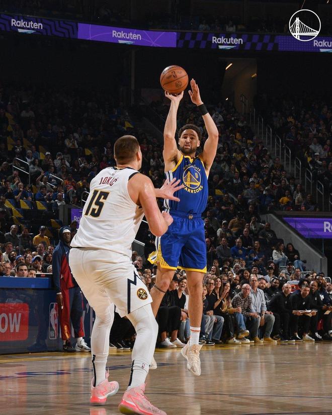 开云体育APP下载-勇士主场大胜掘金,克雷汤普森发挥神勇