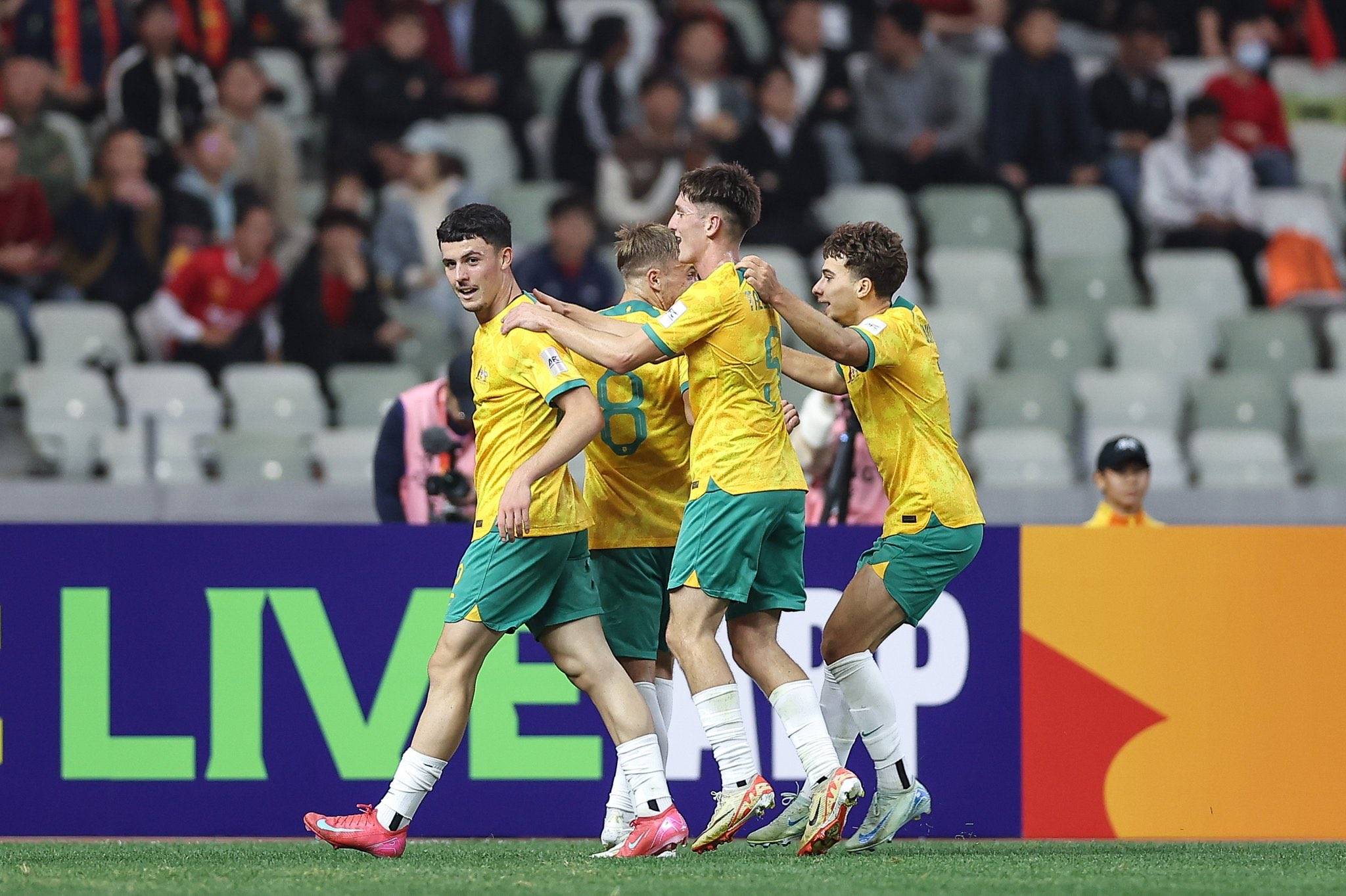 开云体育app-澳大利亚队大比分获胜，傲视群雄