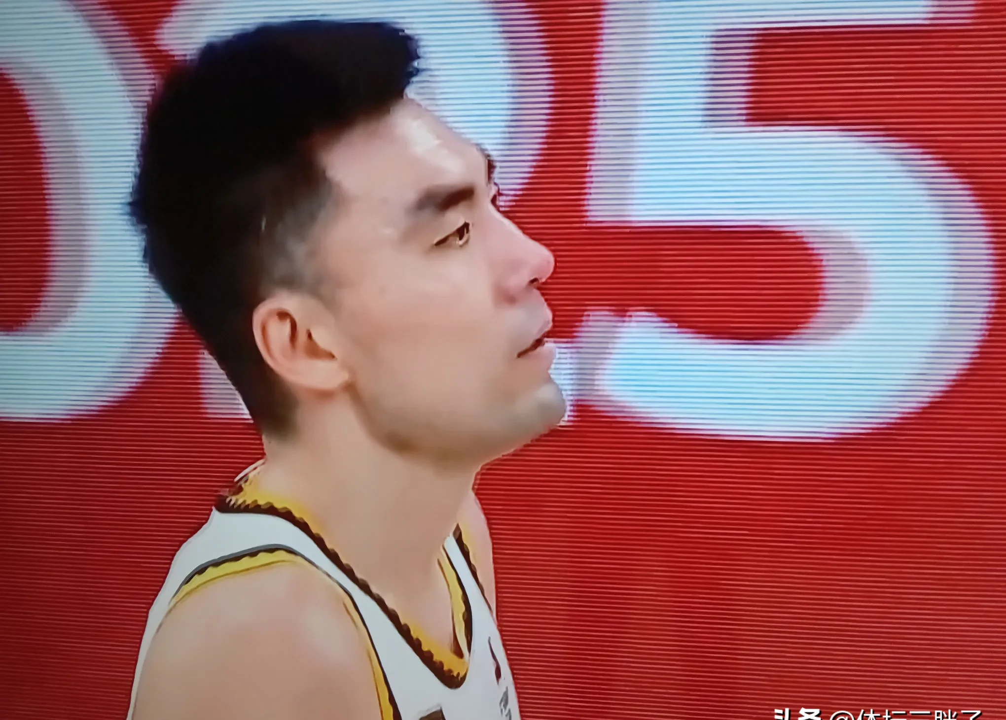 开云体育官网-上海队完胜辽宁队,詹姆斯惊艳四座